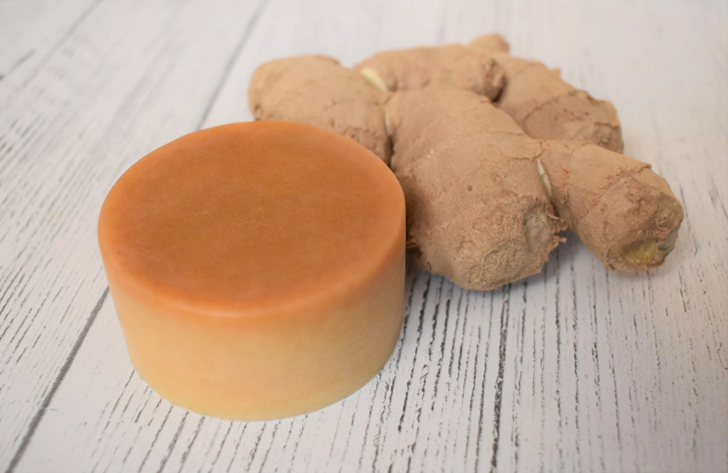 Handmade Solid Conditioner Bar in Tin. Ginger. Dry Flaky Scalps.