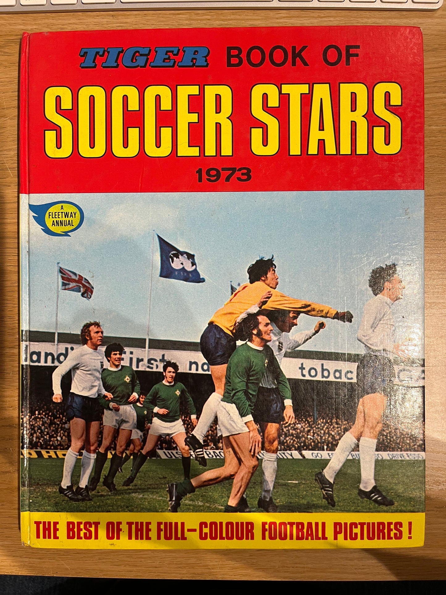 Tiger Book of Soccer Stars - 1973